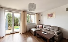 APARTAMENT POD GWIAZDAMI, z dwoma ogródkami i dwoma tarasami